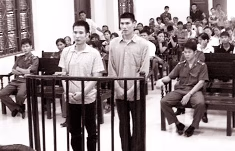 Hai đối tượng Hùng và Thuỳ mà Thượng tá Hà Thị Chúc trực tiếp lấy lời khai trong vụ án giết người ở Sơn Dương.