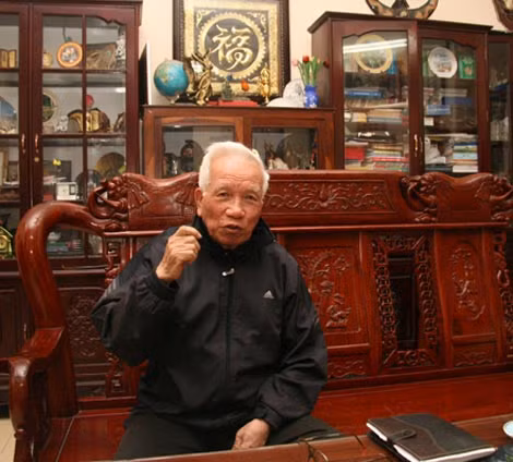 Trung tướng, Anh hùng LLVTND Khuất Duy Tiến tại nhà riêng (tháng 3/2015).