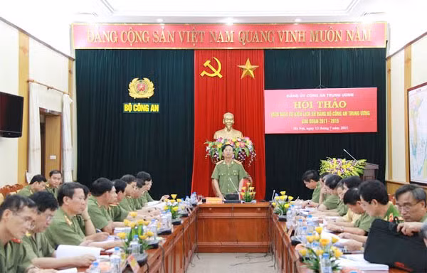 Thứ trưởng Thường trực Đặng Văn Hiếu phát biểu chỉ đạo Hội thảo.