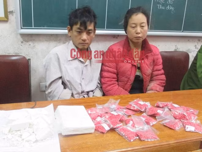 Các đối tượng Lê Văn Ân, Hà Thị Hiền cùng tang vật.