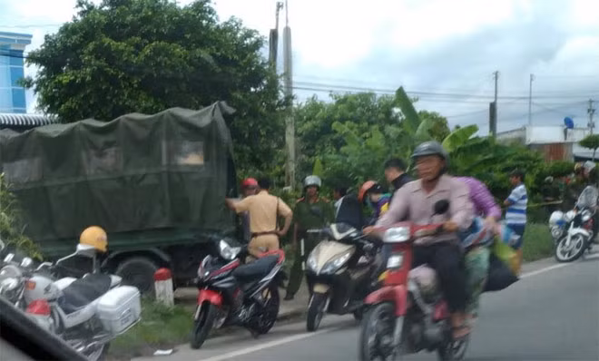 Công an Bạc Liêu đang canh giữ hiện trường vụ việc.
