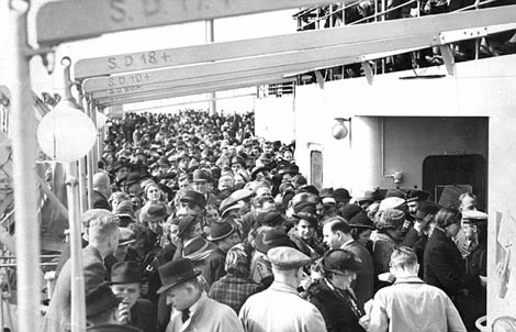 Hơn 10 nghìn hành khách chen chúc trên boong tàu Wilhelm Gustloff.
