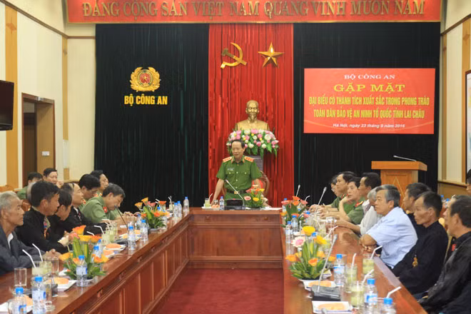 Thứ trưởng Lê Quý Vương phát biểu tại buổi gặp mặt. Thứ trưởng Lê Quý Vương phát biểu tại buổi gặp mặt.