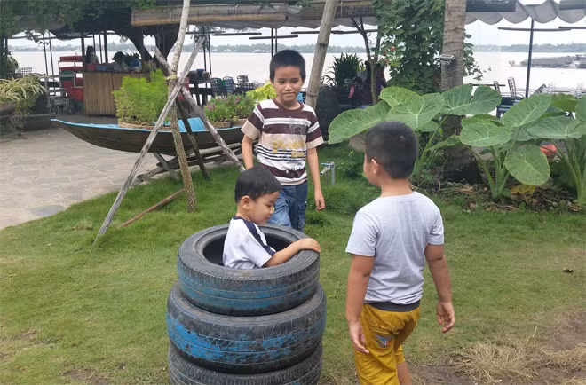 Lượng khách du lịch đổ về TP Cần Thơ vào các dịp lễ, Tết ngày càng đông.