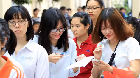 Năm 2016, thí sinh thi vào chuyên ngành quay phim truyền hình ngoài năng khiếu còn phải đảm bảo yêu cầu sức khỏe.