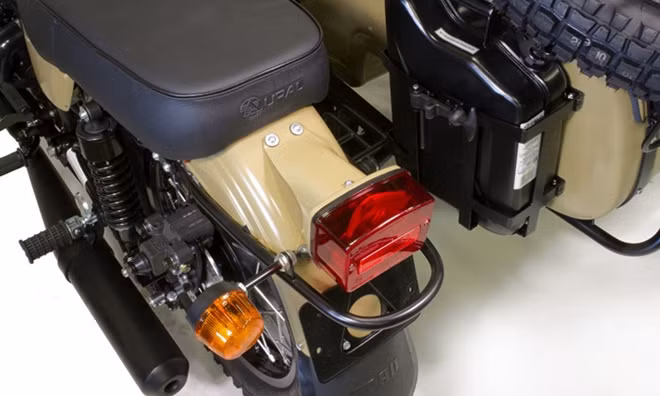 Ural Sahara thế hệ mới được trang bị hệ thống giảm xóc Sachs và phanh đĩa trên cả 3 bánh