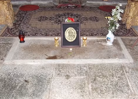 Huyệt mộ của Vua Vlad Tepes tại Snagov.