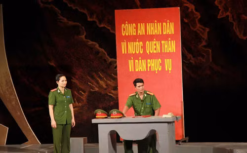 Cảnh trong vở “Mảnh đời run rẩy” của Nhà hát Ca Múa Kịch Lam Sơn - Thanh Hóa.