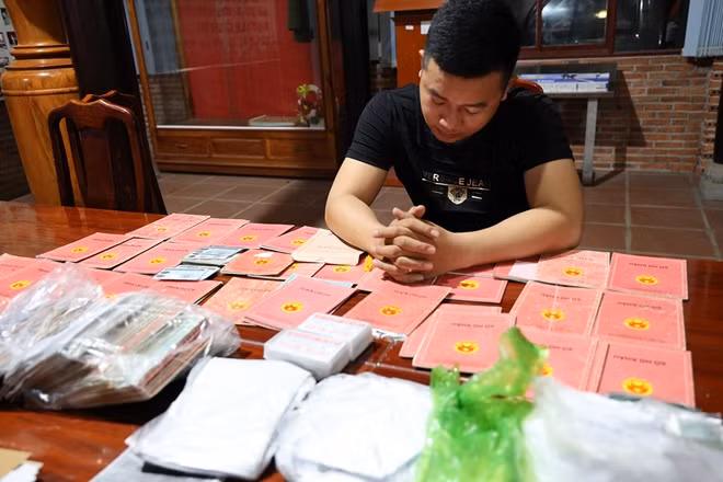 Việt cùng tang vật