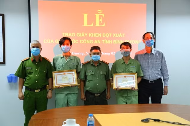 Tập thể, cá nhân được khen thưởng