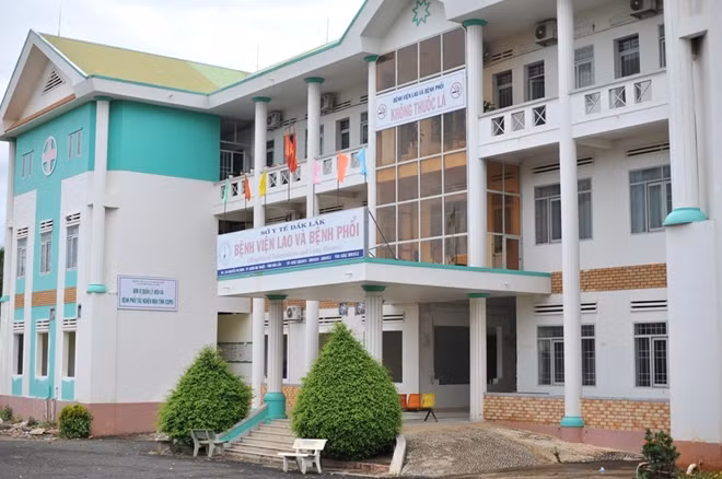 Bệnh viện Lao và Bệnh phổi Đắk Lắk, nơi đang điều trị cho 3 bệnh nhân mắc COVID-19 tại Đắk Lắk