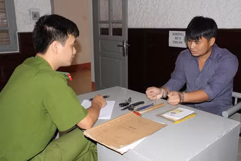 Hải tại cơ quan Công an.