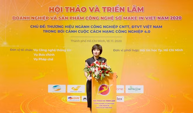 Bà Nguyễn Hà Thành- Giám đốc truyền thông Tập đoàn Viettel cho phát biểu tại Hội thảo