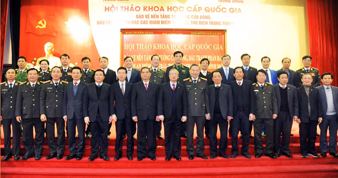 Các đại biểu tham dự Hội thảo.