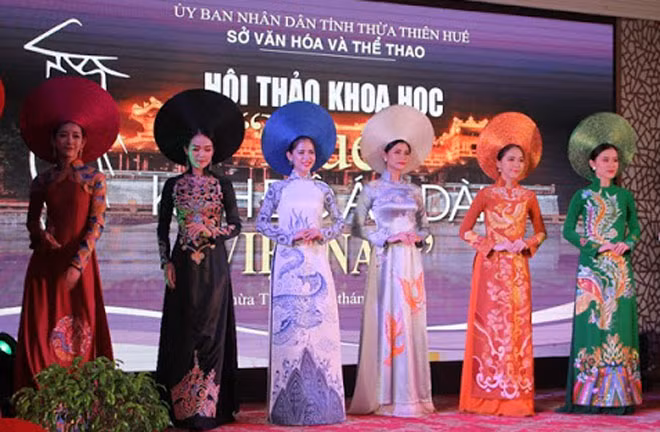 Nhiều hội thảo về áo dài đã được tổ chức nhằm tôn vinh nét đẹp và giá trị của trang phục truyền thống.