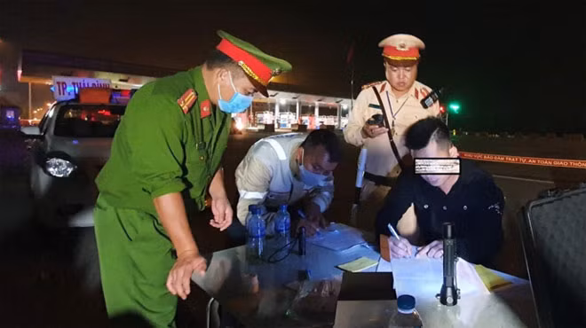 Với vi phạm dương tính với ma tuý, tài xế V. M. sẽ bị phạt từ 30 - 40 triệu đồng.