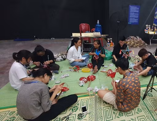Gìn giữ nét đẹp văn hóa qua đồ chơi Trung thu truyền thống