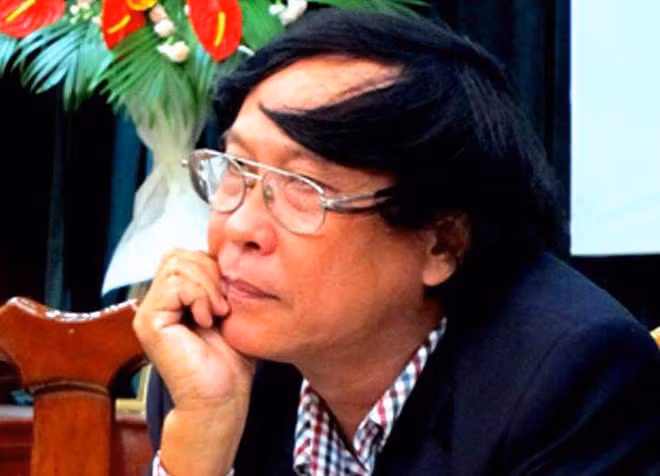 Nhà thơ Nguyễn Việt Chiến.