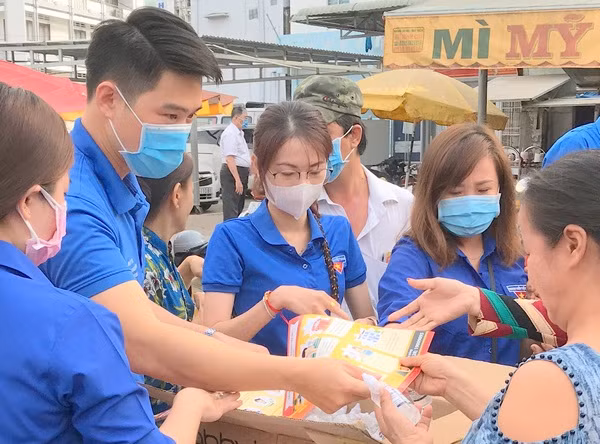 Tuyên truyền phòng chống dịch bệnh covid-19 cho người dân là một ứng xử văn hóa mới.