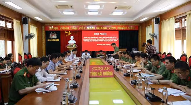 Toàn cảnh hội nghị.