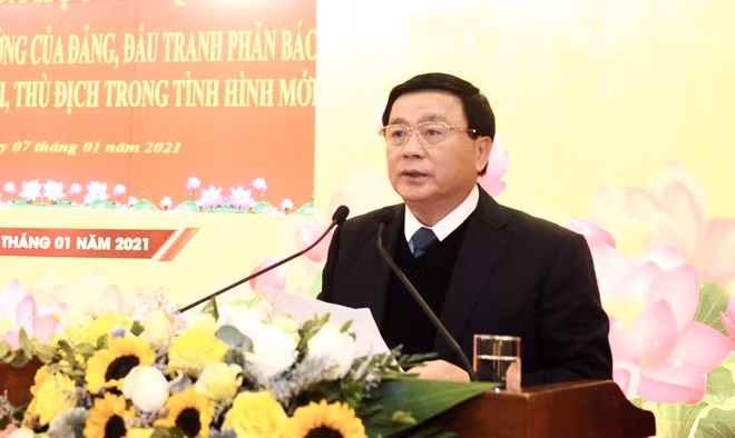 Đồng chí Nguyễn Xuân Thắng phát biểu tại Hội thảo.
