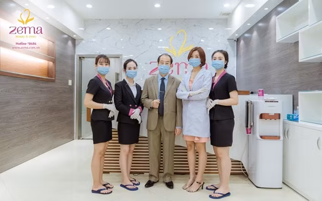 PGS.TS Trần Đắc Phu kiểm tra quy trình dịch tễ phòng COVID- 19 tại các chi nhánh Zema.