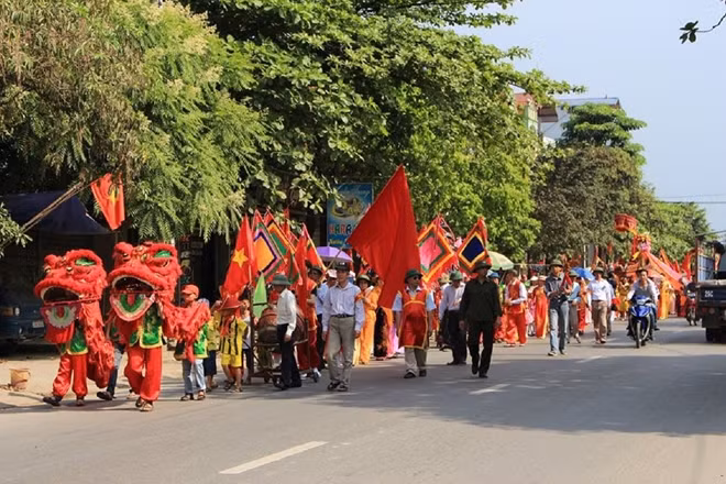Rước kiệu.
