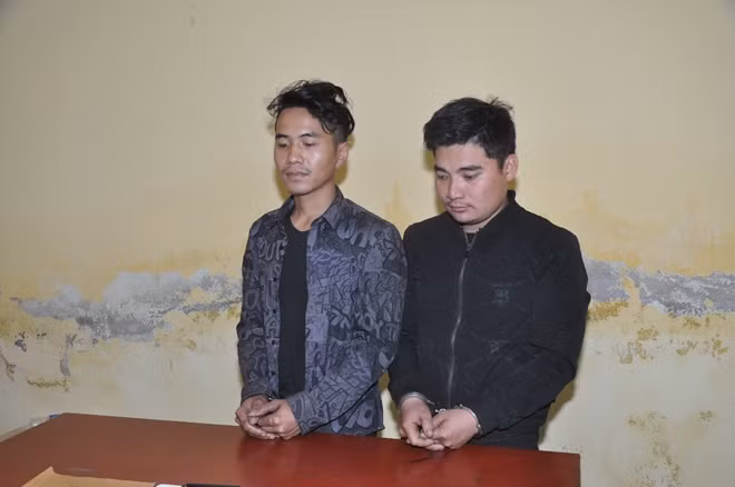 Hai đối tượng Số và Trưởng tại cơ quan Công an.