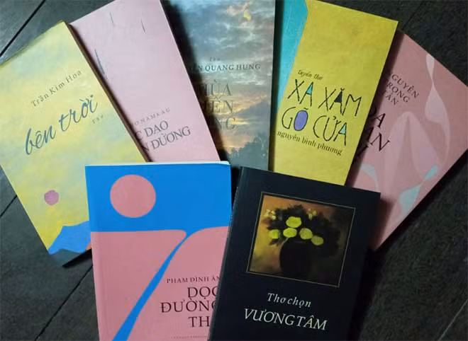 Một số bìa sách của họa sĩ Văn Sáng.