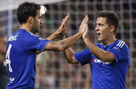Fabregas và Hazard (phải), những người bị tình nghi phản Mourinho.