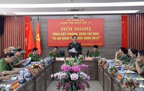 Thiếu tướng Đỗ Ngọc Cẩn phát biểu tại hội nghị.