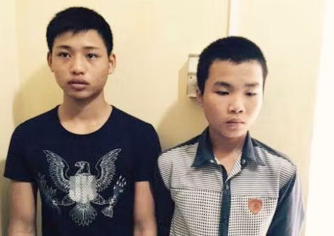 2 đối tượng Trần Anh Tùng (phải) và Hoàng Văn Tiến.