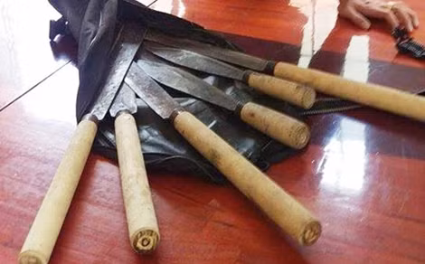 Số hàng “nóng” trên xe bị Công an thu giữ.