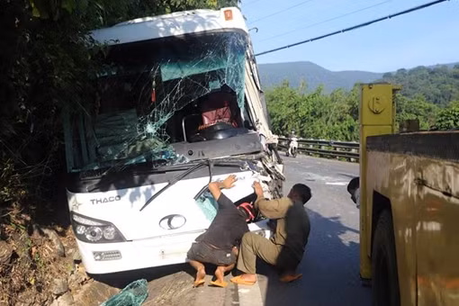 Tai nạn nghiêm trọng trên đèo Bảo Lộc, 2 người tử vong ảnh 3