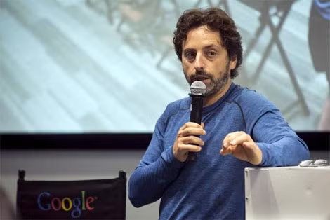 Ông Sergey Brin trả lời truyền thông về loại xe tự lái mới.