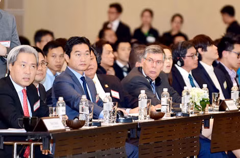 Các đại biểu quốc tế dự Diễn đàn. Ảnh: VGP/Nhật Bắc