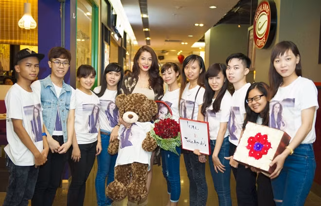 Các thành viên trong câu lạc bộ yêu thích phim "Hương Ga"