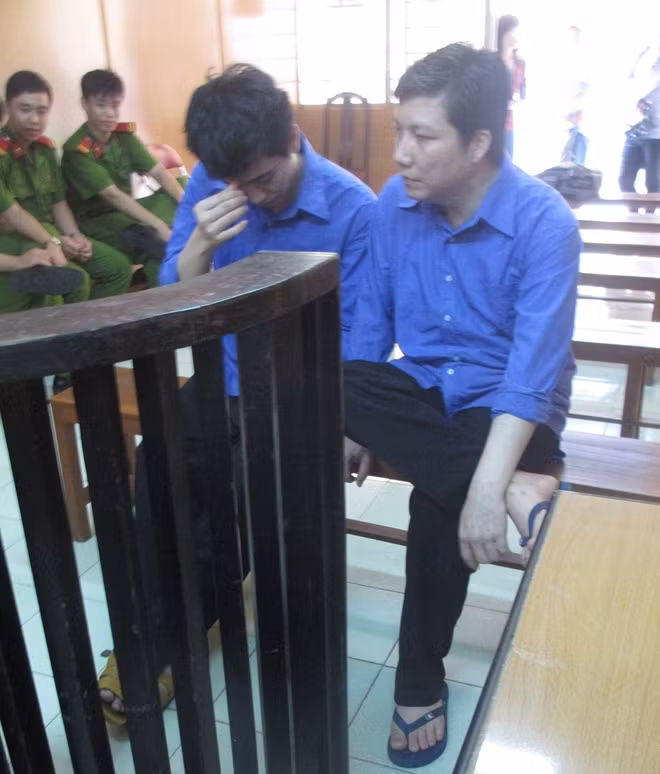 Hai bị cáo tại phiên xử
