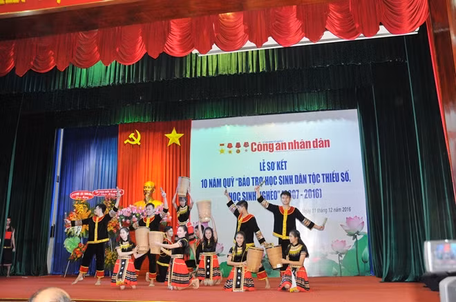 Tiết mục văn nghệ trong Lễ Sơ kết