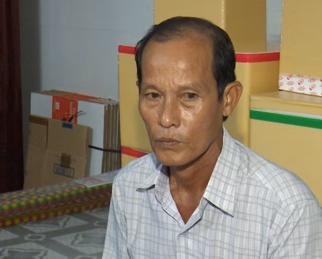 Ông Thành, người tàng trữ trên 11.000 bao thuốc lá ngoại nhập lậu.