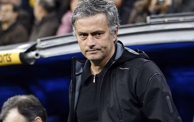 Jose Mourinho hẳn sẽ rất bất ngờ với lời đề nghị này. Ảnh: Reuters.