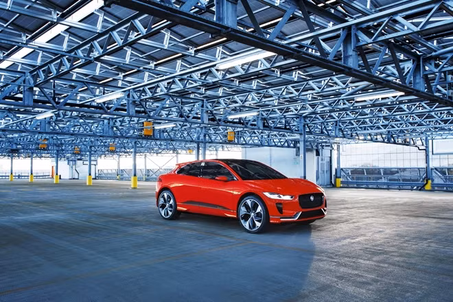 Jaguar I-PACE lộ diện chỉ ít ngày trước thời điểm ra mắt toàn cầu