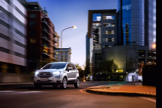 Gần một tháng sau khi được giới thiệu tới người tiêu dùng trong nước, mẫu SUV đô thị EcoSport mới chính thức được phân phối trên thị trường