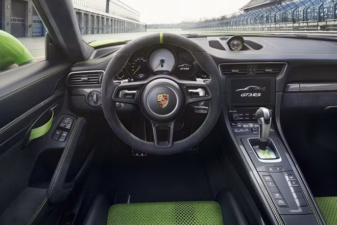 Nội thất của siêu xe 911 GT3 RS