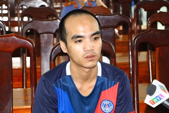 Đối tượng Nguyễn Thế Anh tại phiên tòa xét xử