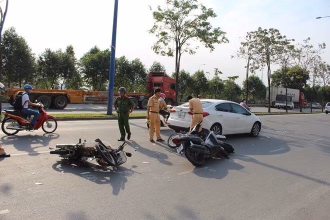 Lực lượng chức năng đang giải quyết vụ việc