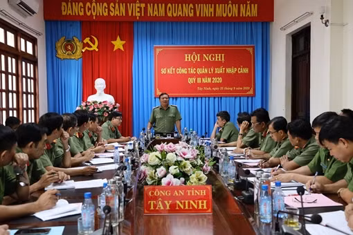Tây Ninh: Ngăn chặn tội phạm xuất, nhập cảnh bằng đường tiểu ngạch ảnh 3