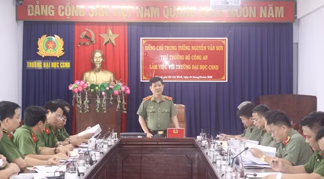 Thứ trưởng Nguyễn Văn Sơn phát biểu chỉ đạo tại buổi làm việc