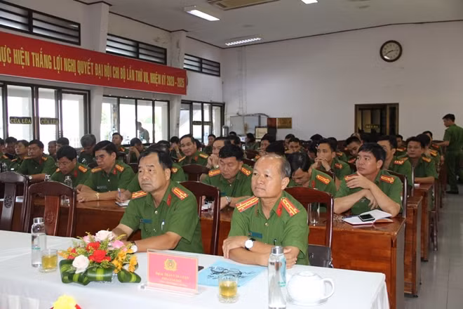 Các đại biểu tham dự lớp tập huấn