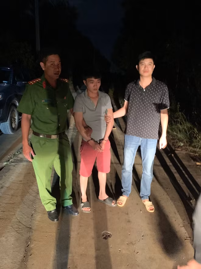 Tên cướp bị bắt giữ (ảnh do Công an cung cấp)